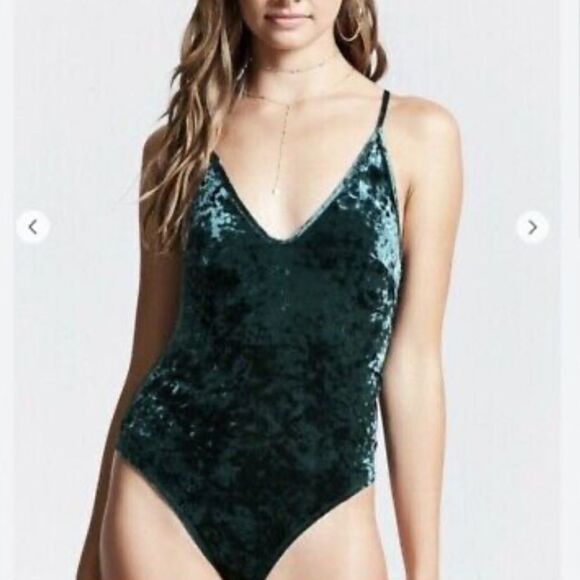 NWT! Green crush soft velvet interchangeable gold chain strap bodysuit - Picture 9 of 9